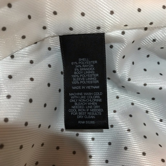 Express Black Blazer - Picture 4 of 6